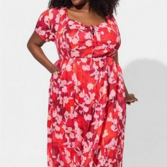 torrid Dresses & Skirts - Torrid NWT Plus Size 2xFloral Red Dress
